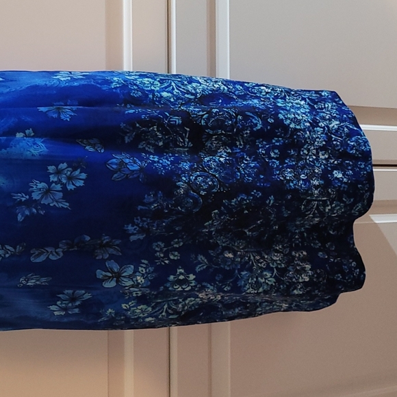 NWT  T Tahari Blue Fitted Floral Dress 2 - Picture 3 of 11